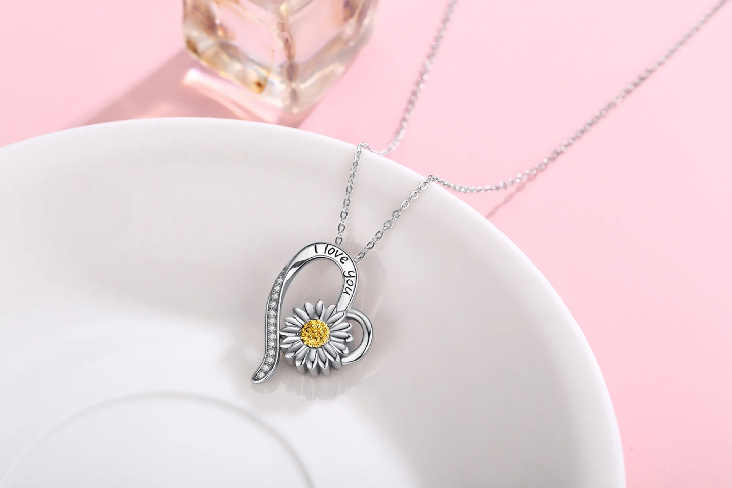 Heart Daisy Urn Necklace for Ashes 925 Sterling Silver Heart Memorial Keepsake Sunflower Pendant Necklace Cremation Jewelry Gifts for Women